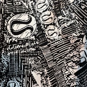 Lululemon leggings black & white logo print 25”